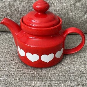 Waechtersbach Red with white heart tea pot